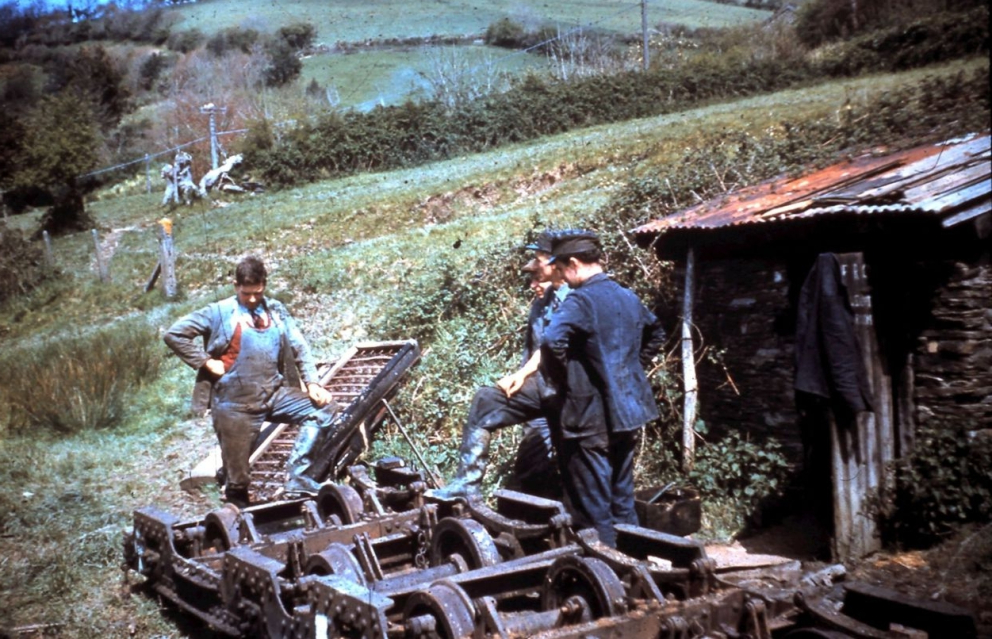 The Ffestiniog Railway team inspect the remails of an L&B coach at Snapper in 1959