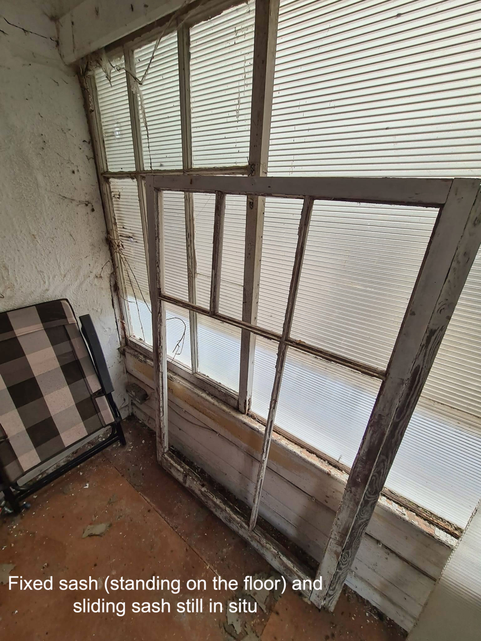 Fixed and sliding sashes